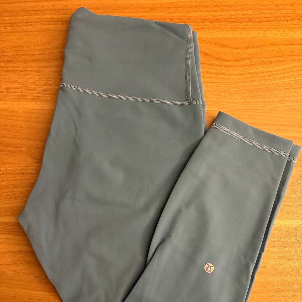 Lululemon Wunder Under 7/8 length, blue/grey, size 10